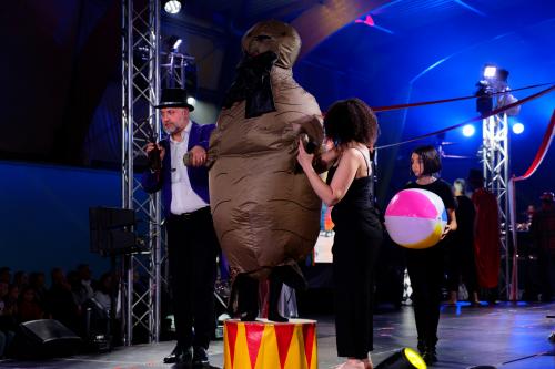 011 Le-Phoque-et-le-ballon