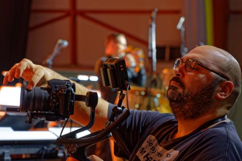 001 Sebastien-a-abandonne-son-pupitre