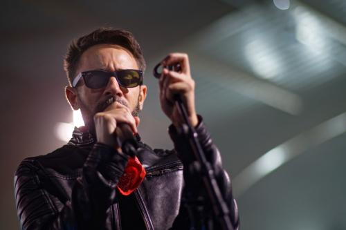 008 Cuir-et-lunettes