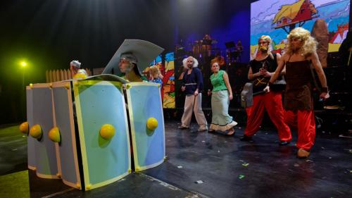 030-Ben-dis-donc-ya-du-monde